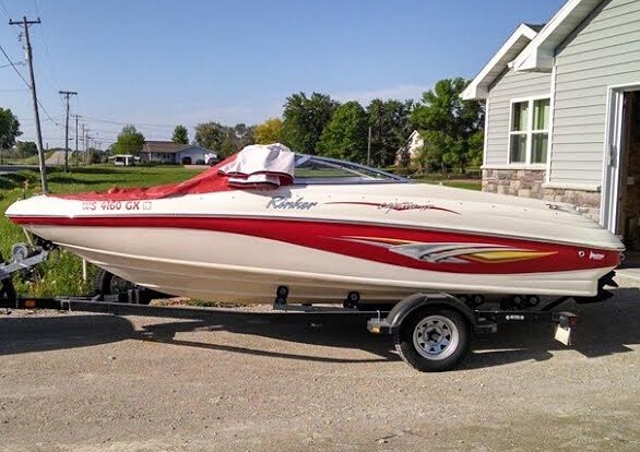 Couple in Boat Bobbleheads